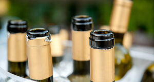 Surprising Study: Glass Bottles Contaminate Drinks With More Microplastics Than Plastic Ones